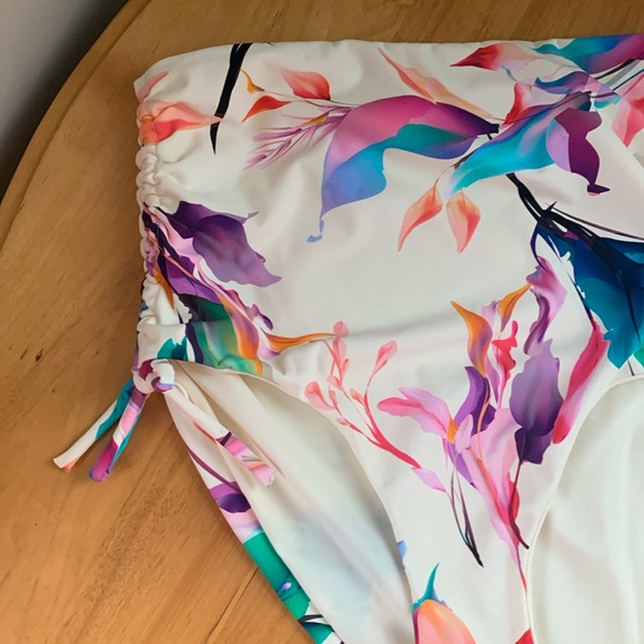 Calia Carrie Underwood Swim Collection High Rise Bottoms Ruched Sides NWT sz XS - Picture 2 of 7